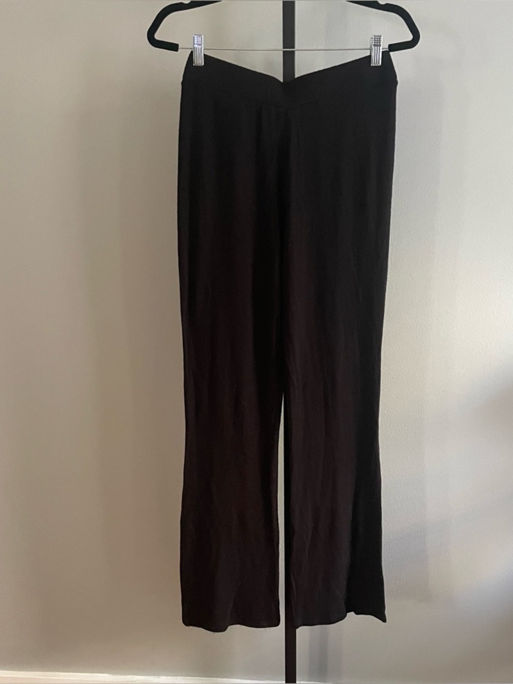 NWT Guess Jet Black Opal Flare Pant Size Small